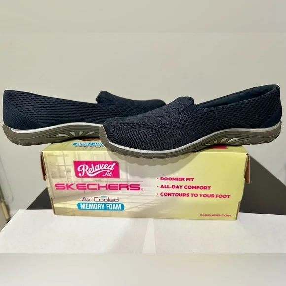 Skechers Relaxed Fit Reggae Fest Willows Slip on Air Cooled Memory Foam Shoes - Picture 4 of 7